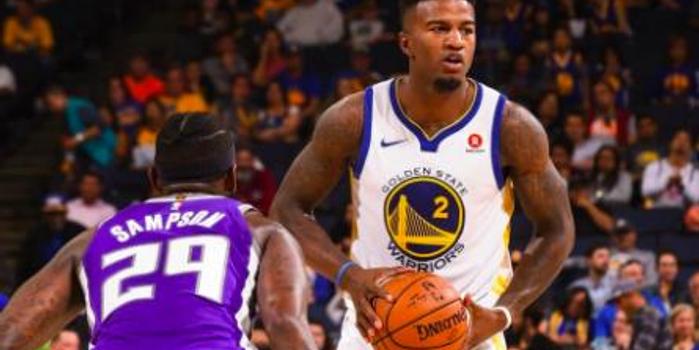  雷霆新秀隔扣戈贝尔引爆全场  